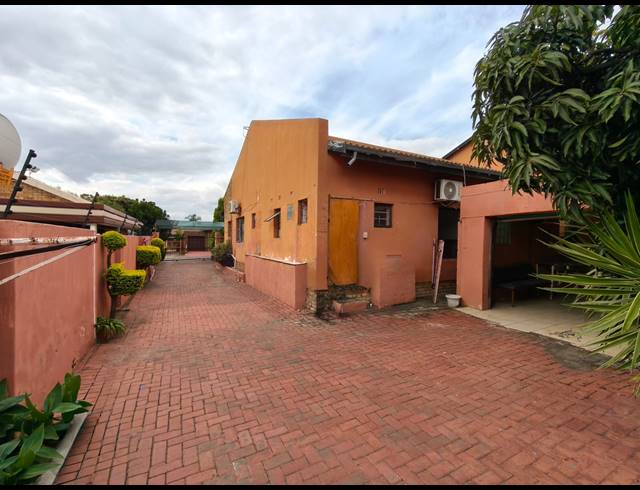 980M² BED & BREAKFAST FOR SALE IN HEUWELSIG